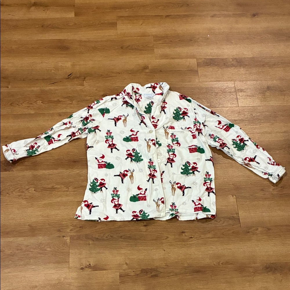 Festive Christmas Holiday 100% Cotton Santa Print Pajama Top NWOT